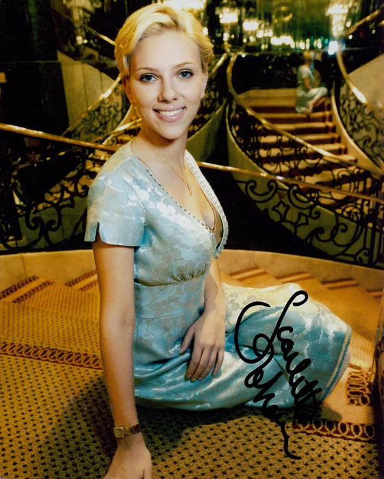 Scarlett Johansson autograph