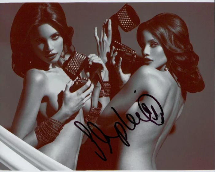 Stephanie Corneliussen autograph