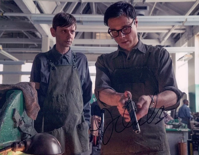DJ Qualls autograph