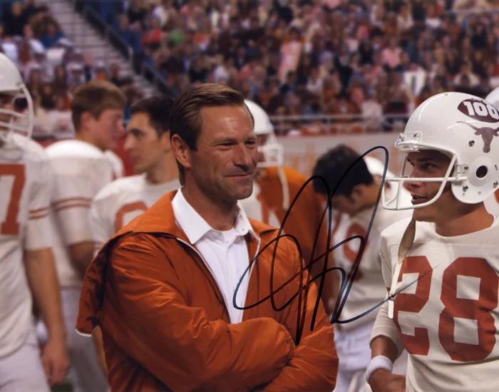 Aaron Eckhart autograph