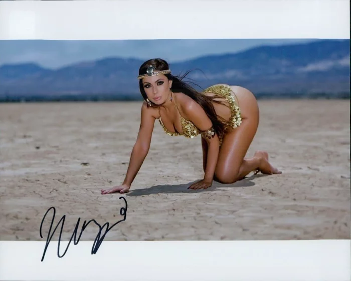 Uldouz autograph