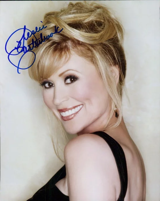 Leslie Easterbrook autograph