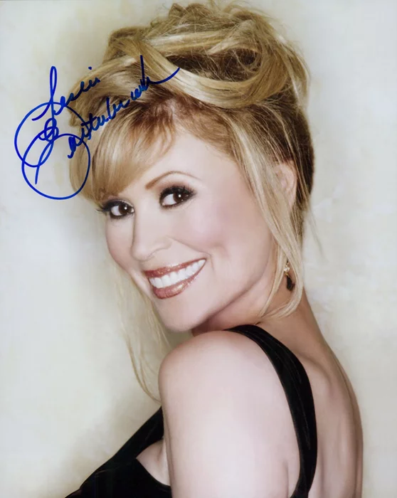 Leslie Easterbrook autograph