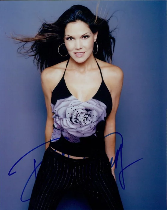 Paula Trickey autograph