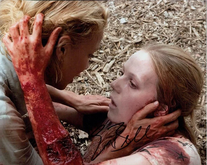 Emma Bell autograph