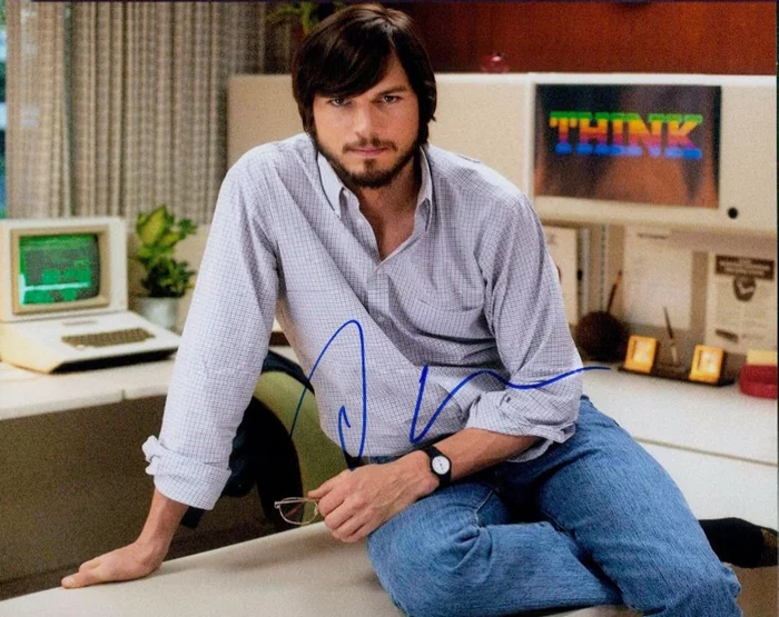 Ashton Kutcher autograph