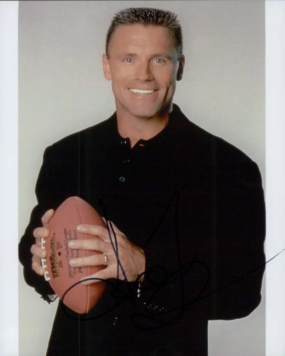 Howie Long autograph
