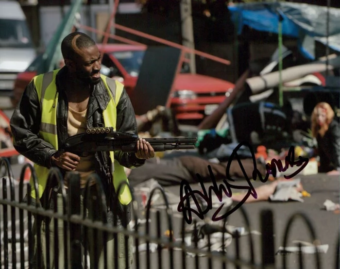 Ashley Thomas autograph