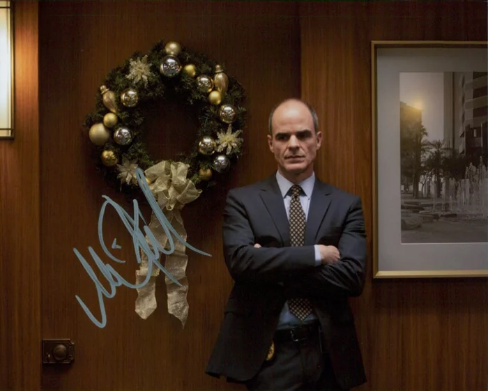 Michael Kelly autograph