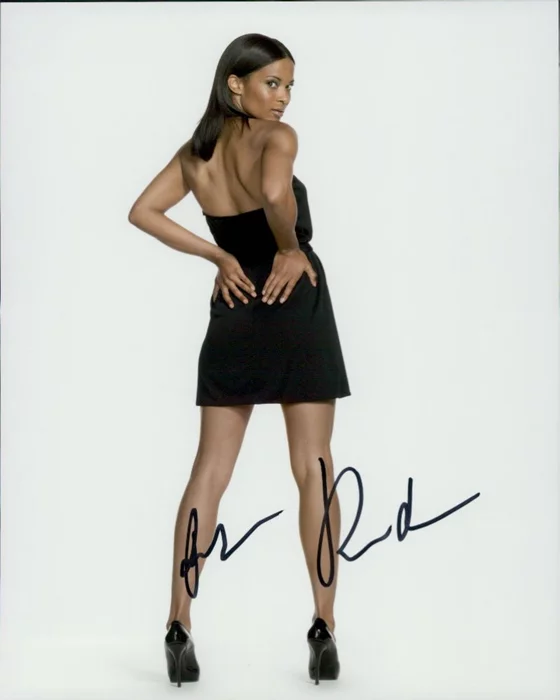 Rose Rollins autograph