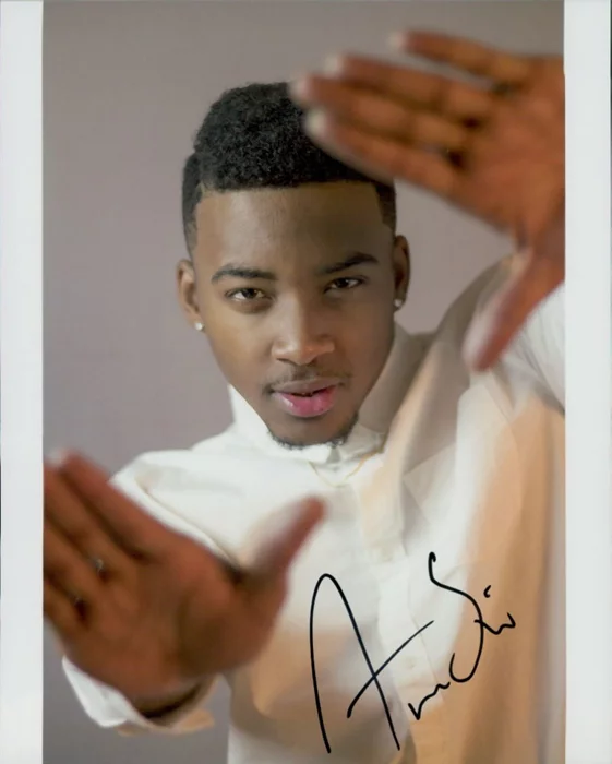 Algee Smith autograph