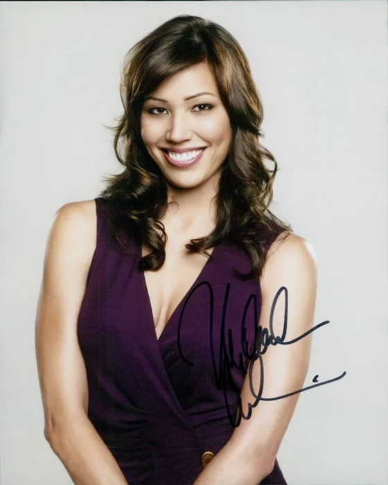 Michaela Conlin autograph
