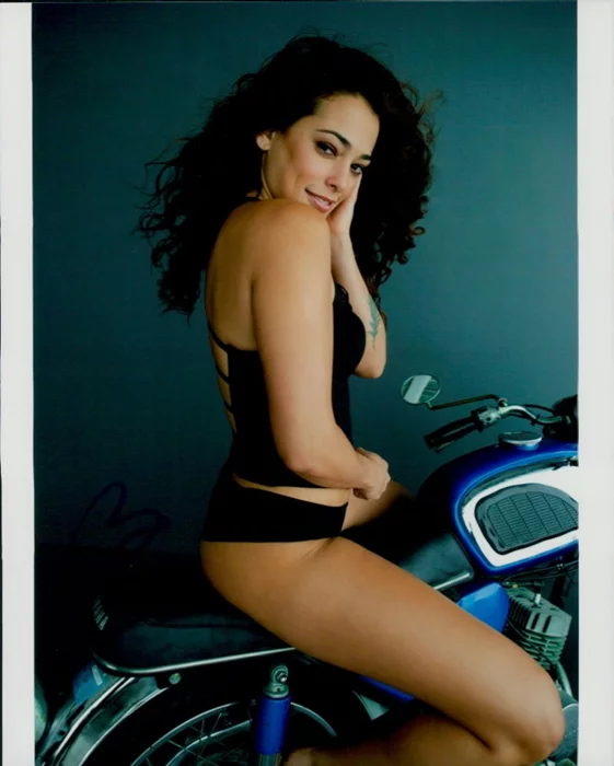 Natalie Martinez autograph