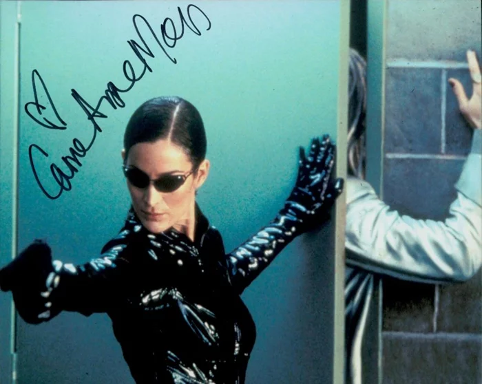 Carrie-Anne Moss autograph