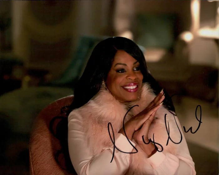 Niecy Nash autograph
