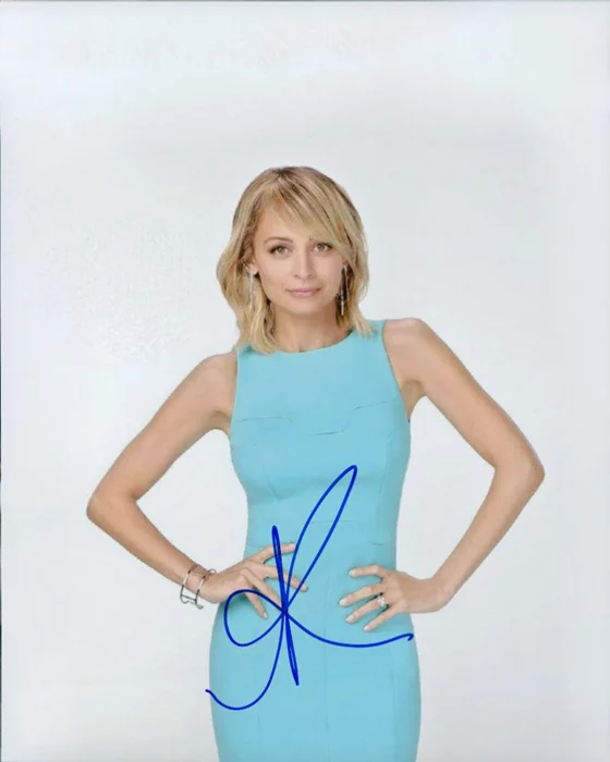 Nicole Richie autograph