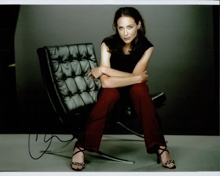 Claire Forlani autograph