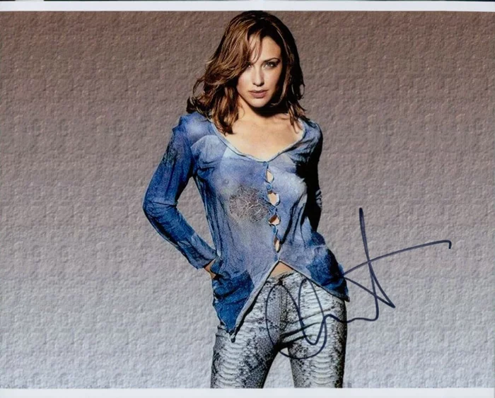 Claire Forlani autograph