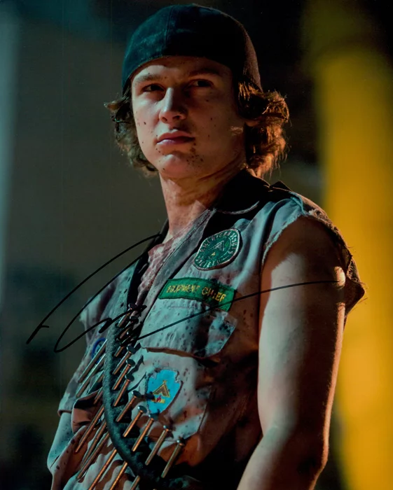 Logan Miller autograph