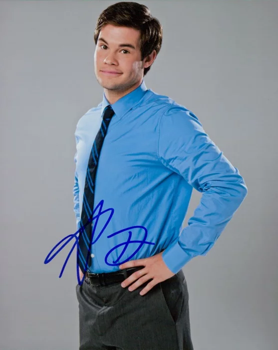 Adam  DeVine autograph