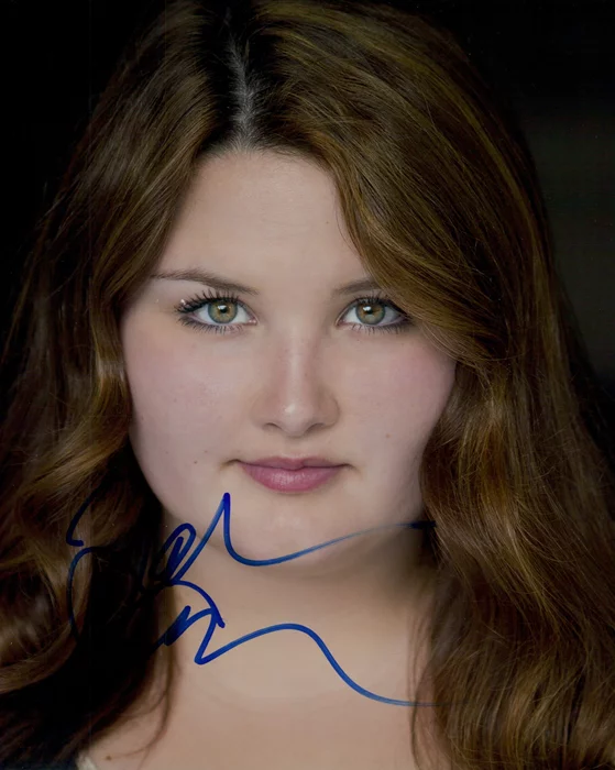 Isabella Amara autograph