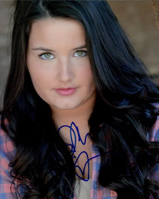 Isabella Amara autograph