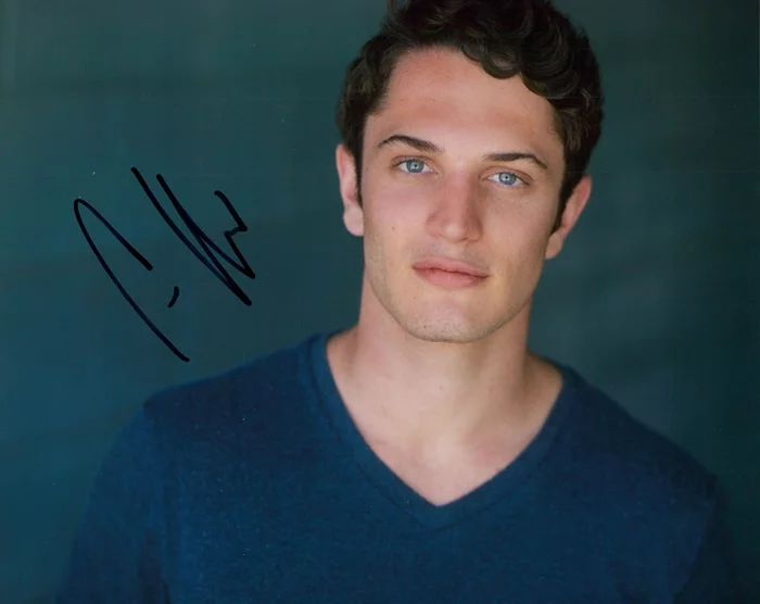 Colin Woodell autograph