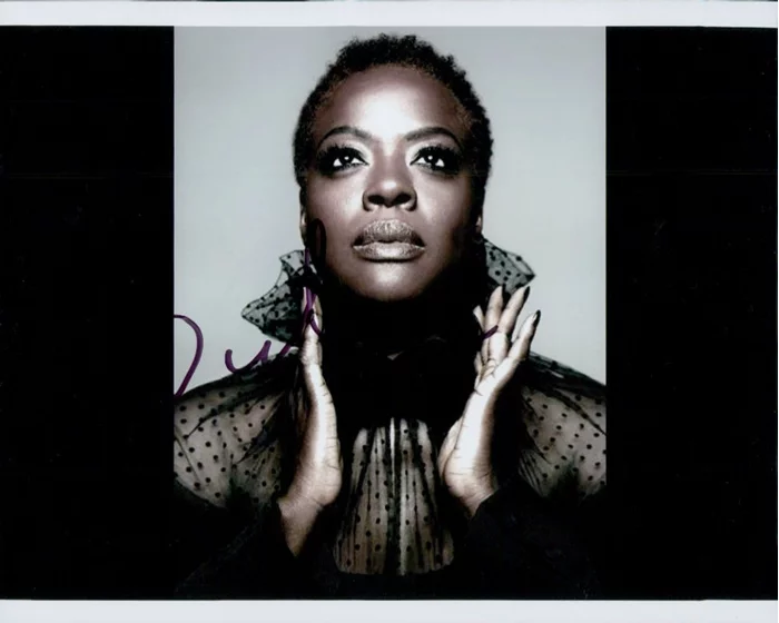 Viola Davis autograph