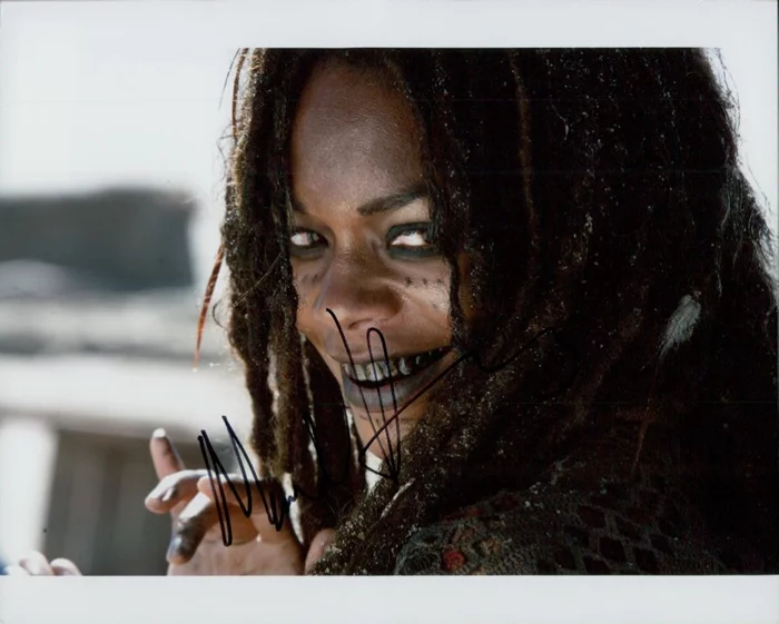 Naomie Harris autograph