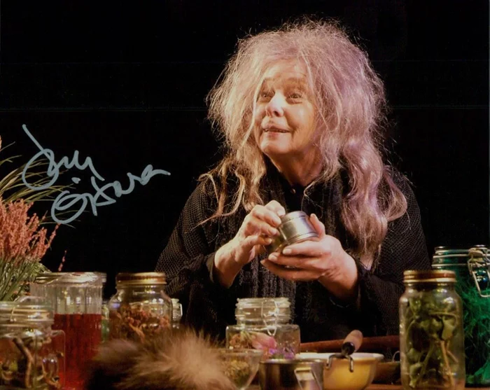 Jenny  O'Hara autograph