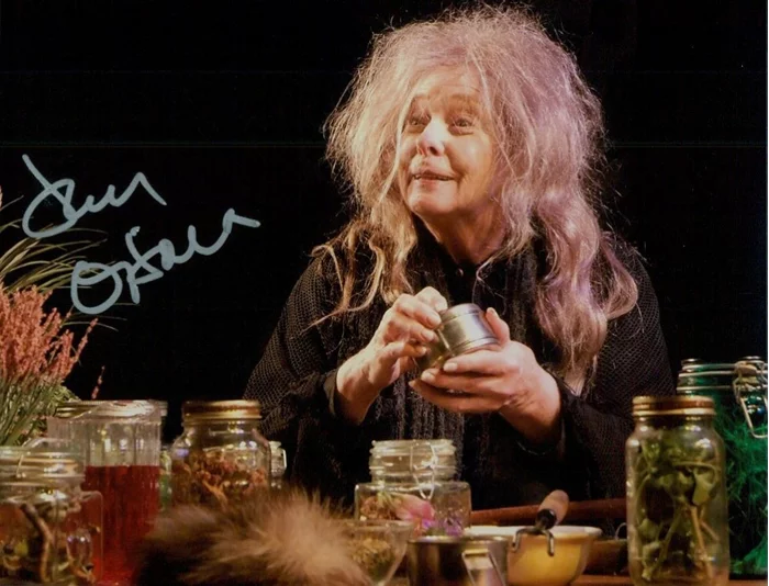 Jenny  O'Hara autograph