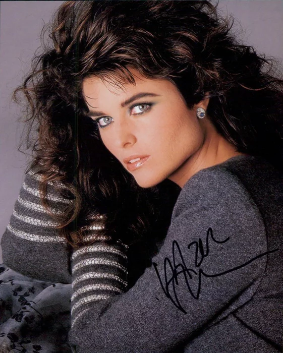 Maria Shriver autograph