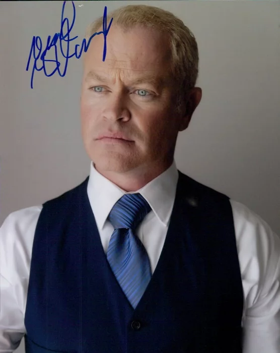 Neal McDonough autograph