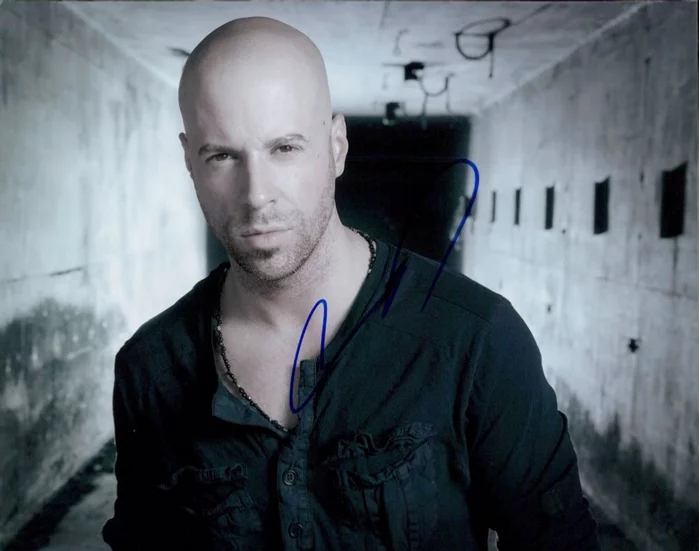Chris Daughtry autograph