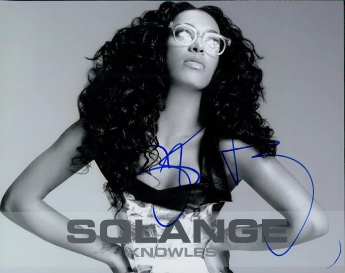 Solange Knowles autograph