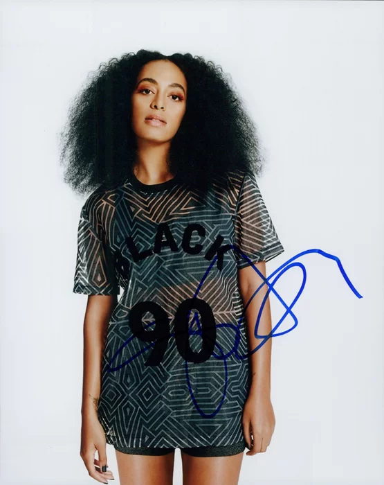 Solange Knowles autograph