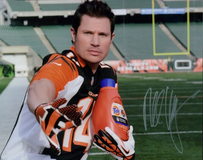 Nick Lachey autograph