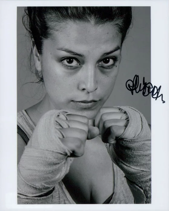 Iliana Carter autograph