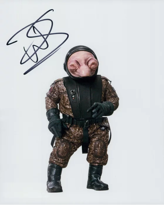 Warwick Davis autograph