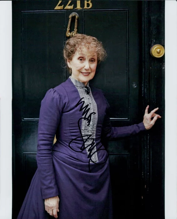 Una Stubbs autograph