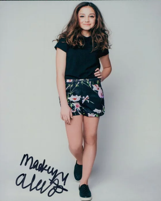 Mackenzie Aladjem autograph
