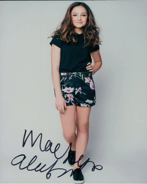 Mackenzie Aladjem autograph