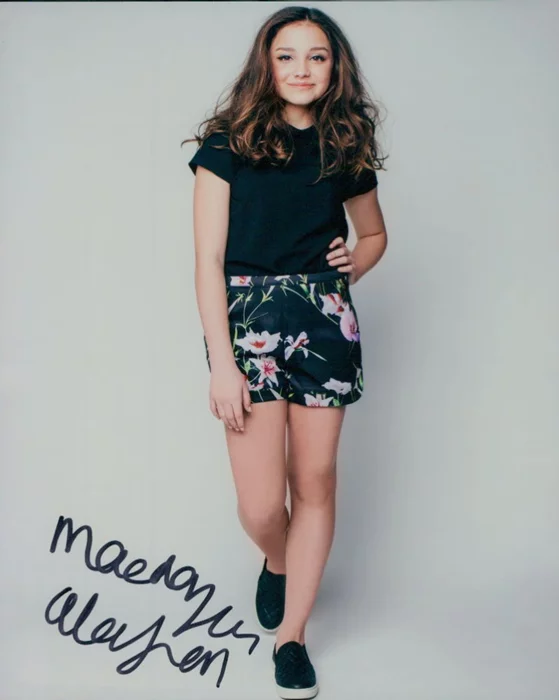 Mackenzie Aladjem autograph