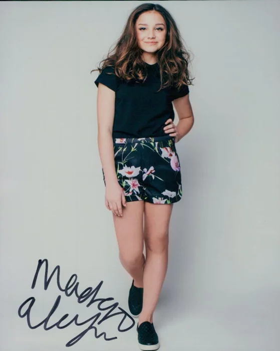 Mackenzie Aladjem autograph