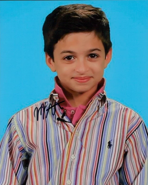 Josie Totah autograph