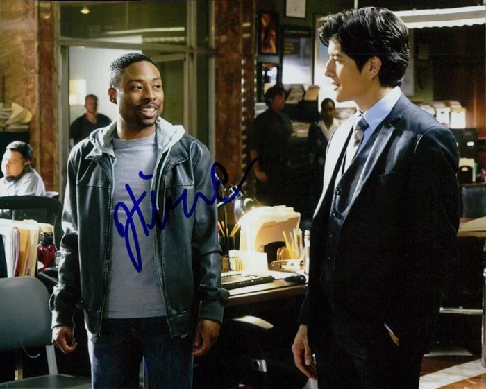 Justin Hires autograph