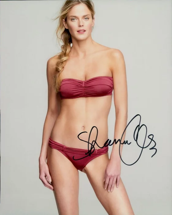 Shannan Click autograph