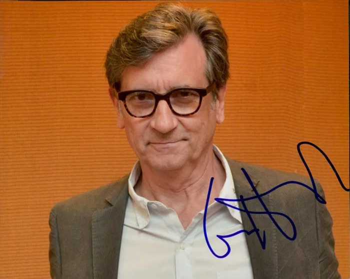 Griffin Dunne autograph