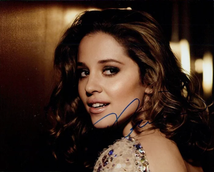 Margarita Levieva autograph