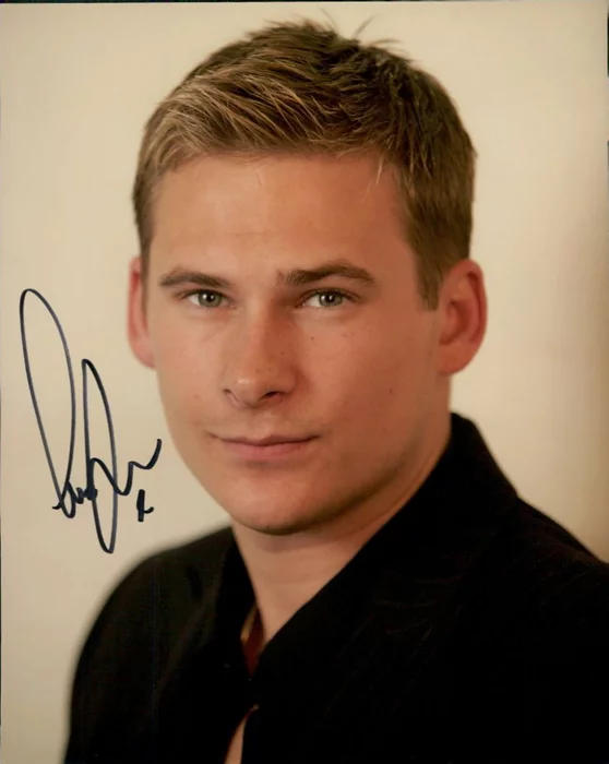 Lee Ryan autograph